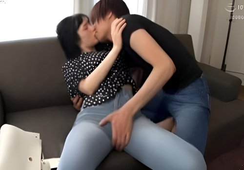 Chị gái dáng mũm mĩm ở nhà buồn bực liền rủ em mây mưa